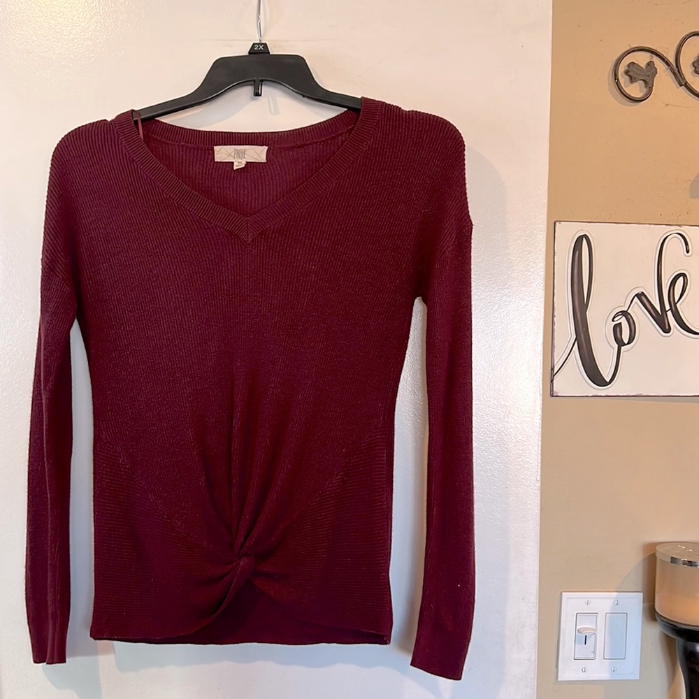 Pinque Stitch Fix Maude
Knot Front Pullover V Neck
Sweater